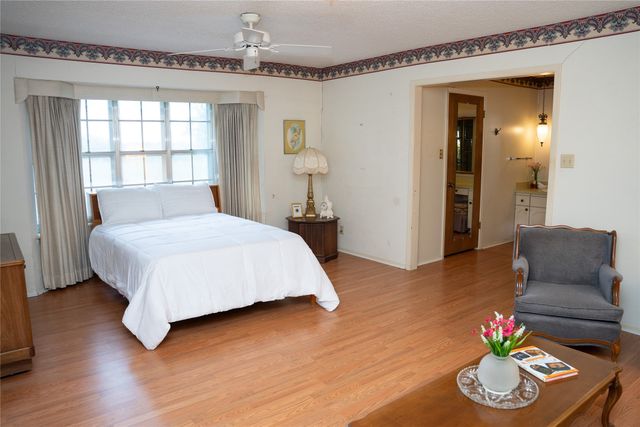 1106 E Franklin Street, Hillsboro, TX 76645