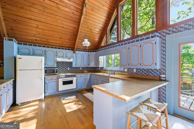 114 Cherokee Drive S, Waleska, GA 30183