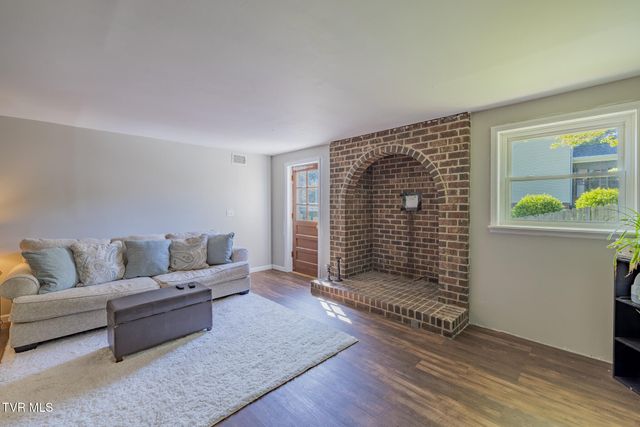 3222 Marbleton Road, Unicoi, TN 37692