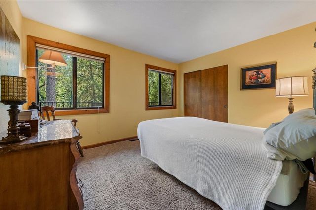 13709 Capitol Dr, Grass Valley, CA 95945