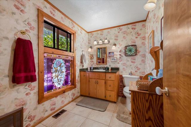 13709 Capitol Dr, Grass Valley, CA 95945