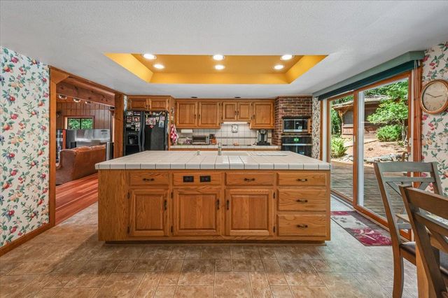 13709 Capitol Dr, Grass Valley, CA 95945