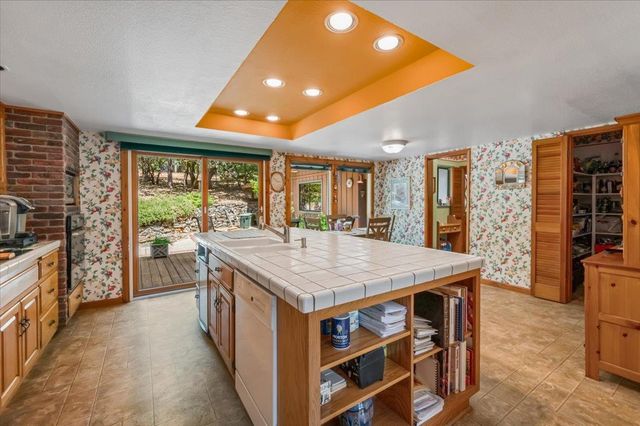 13709 Capitol Dr, Grass Valley, CA 95945