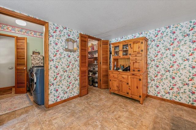 13709 Capitol Dr, Grass Valley, CA 95945