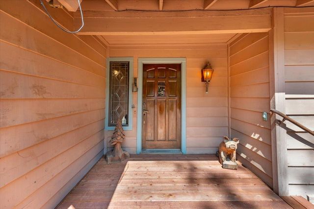 13709 Capitol Dr, Grass Valley, CA 95945