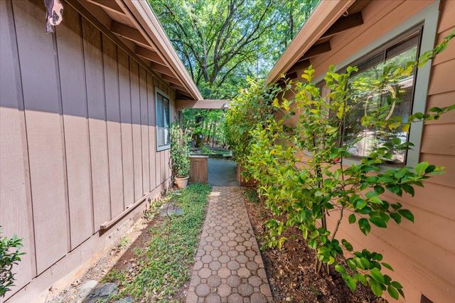 13709 Capitol Dr, Grass Valley, CA 95945