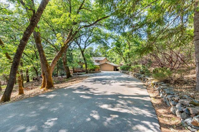 13709 Capitol Dr, Grass Valley, CA 95945