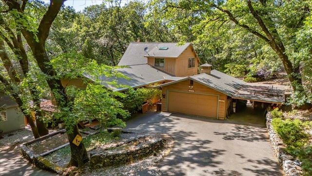 13709 Capitol Dr, Grass Valley, CA 95945