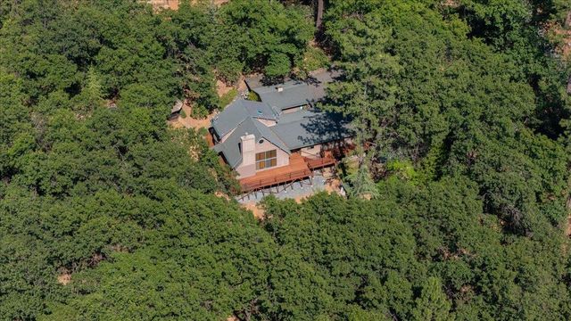 13709 Capitol Dr, Grass Valley, CA 95945