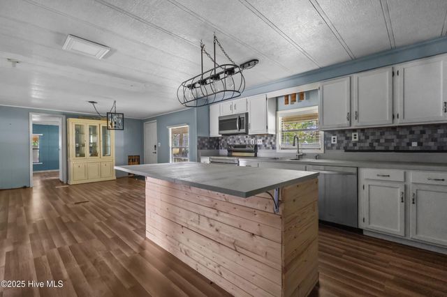 670 Calabash Road NW, Calabash, NC 28467