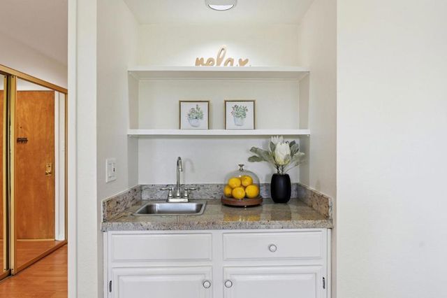 1110 Bayswater Avenue 303, Burlingame, CA 94010