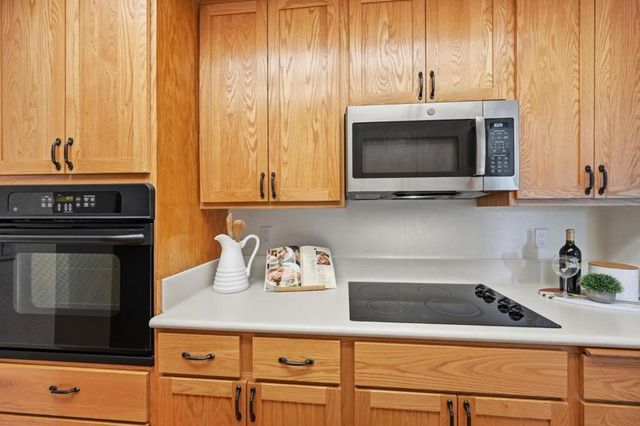 1110 Bayswater Avenue 303, Burlingame, CA 94010