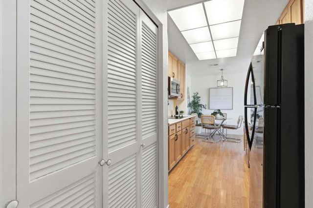 1110 Bayswater Avenue 303, Burlingame, CA 94010