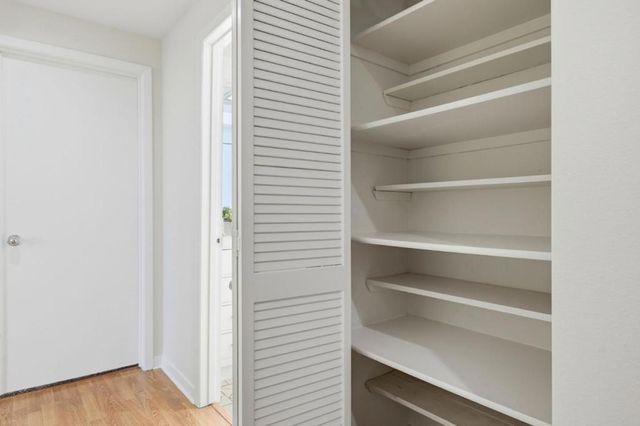 1110 Bayswater Avenue 303, Burlingame, CA 94010