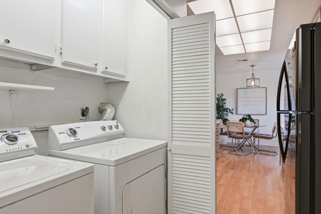 1110 Bayswater Avenue 303, Burlingame, CA 94010