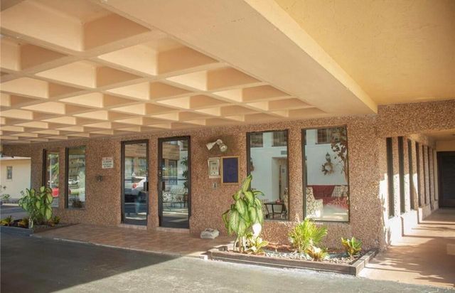 9370 SW 8th Street 117, Boca Raton, FL 33428