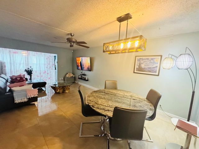 9370 SW 8th Street 117, Boca Raton, FL 33428