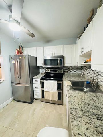 9370 SW 8th Street 117, Boca Raton, FL 33428