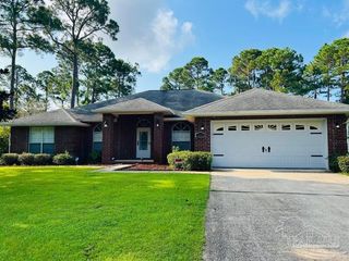 7013 Leisure St, Navarre, FL 32566