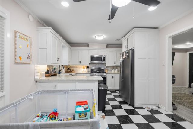 2304 Kaynell Drive, Henderson, TX 75654