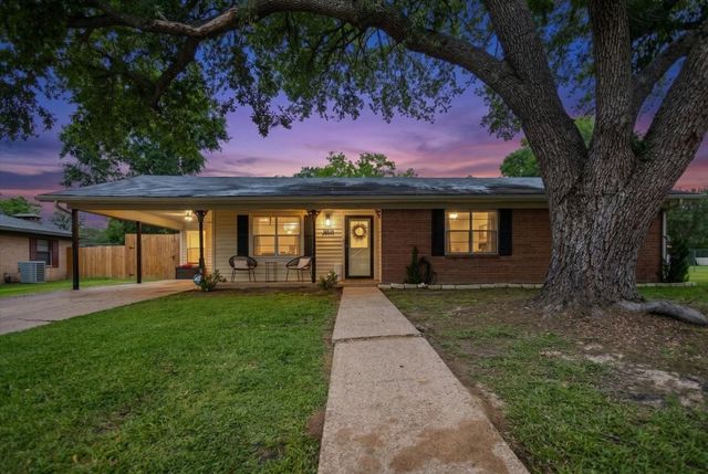 2304 Kaynell Drive, Henderson, TX 75654