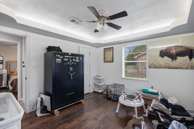 2304 Kaynell Drive, Henderson, TX 75654