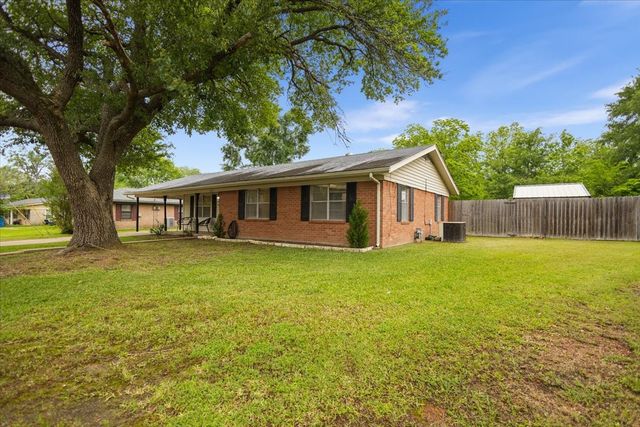 2304 Kaynell Drive, Henderson, TX 75654