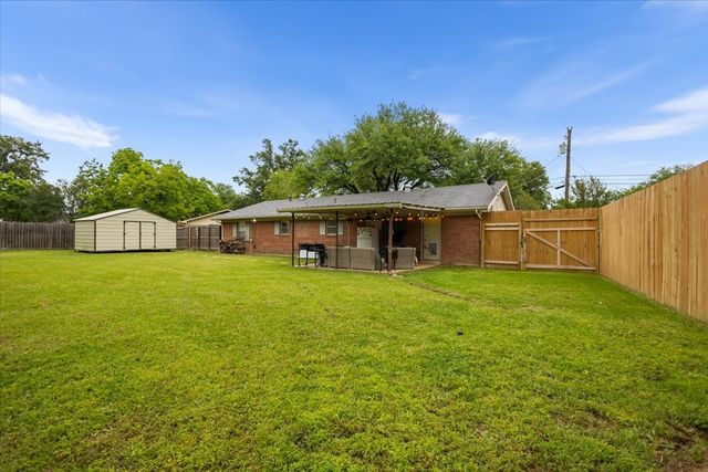 2304 Kaynell Drive, Henderson, TX 75654