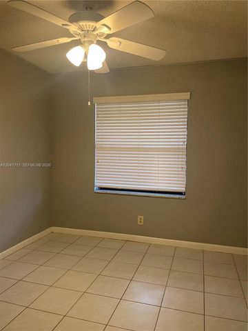7250 Golf Colony Ct 102, Lake Worth, FL 33467