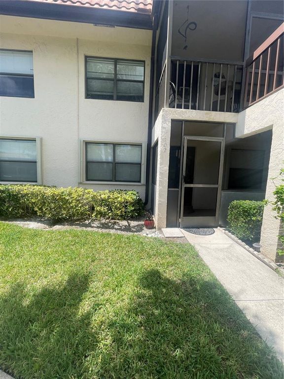 7250 Golf Colony Ct 102, Lake Worth, FL 33467