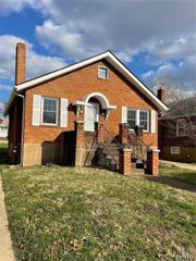 2452 Brown Road, Sycamore Hills, MO 63114