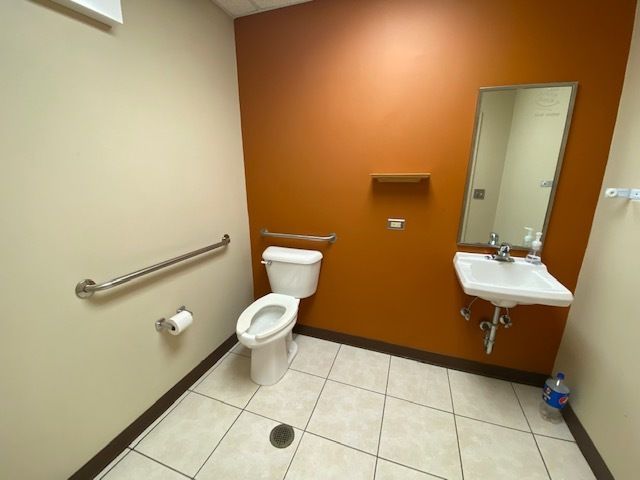 1675 N Milwaukee Avenue, Chicago, IL 60647