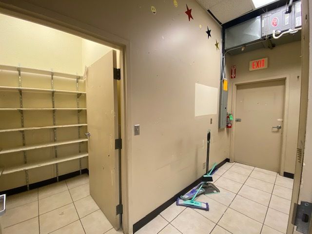 1675 N Milwaukee Avenue, Chicago, IL 60647