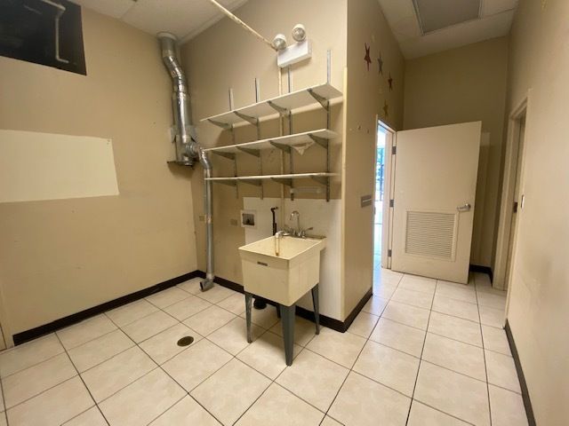 1675 N Milwaukee Avenue, Chicago, IL 60647