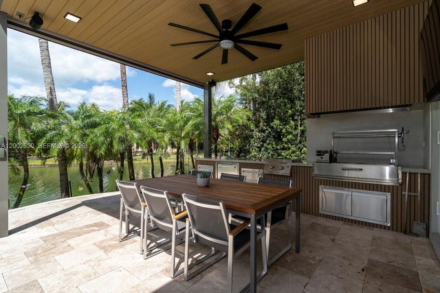 651 Sweet Bay Ave, Plantation, FL 33324
