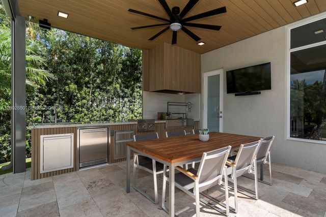 651 Sweet Bay Ave, Plantation, FL 33324
