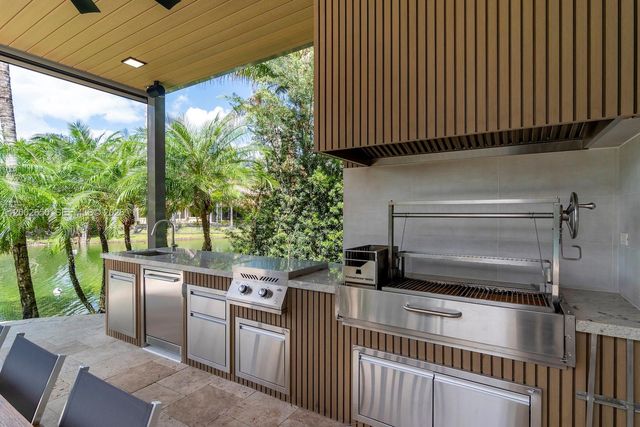 651 Sweet Bay Ave, Plantation, FL 33324
