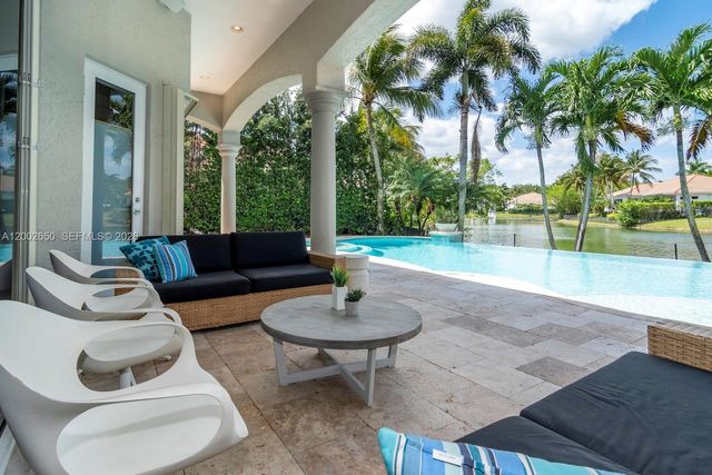 651 Sweet Bay Ave, Plantation, FL 33324