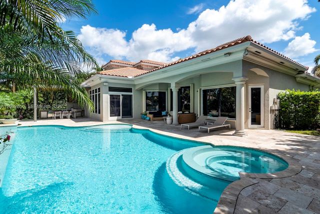 651 Sweet Bay Ave, Plantation, FL 33324
