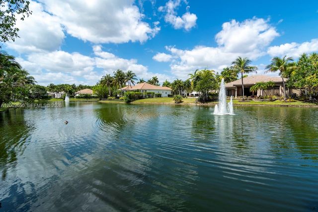 651 Sweet Bay Ave, Plantation, FL 33324