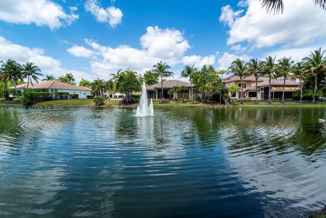 651 Sweet Bay Ave, Plantation, FL 33324