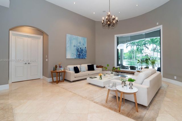 651 Sweet Bay Ave, Plantation, FL 33324