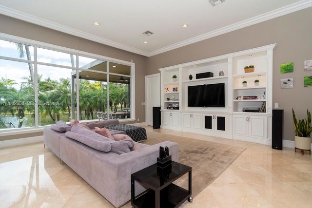 651 Sweet Bay Ave, Plantation, FL 33324