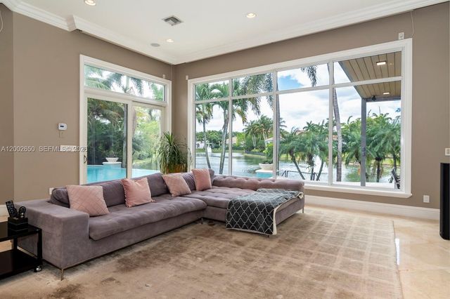 651 Sweet Bay Ave, Plantation, FL 33324