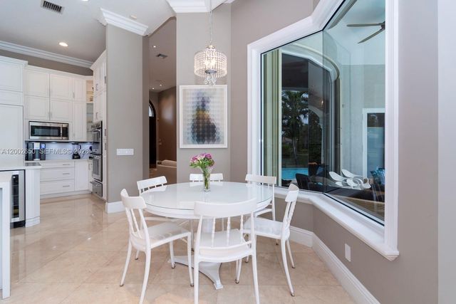 651 Sweet Bay Ave, Plantation, FL 33324