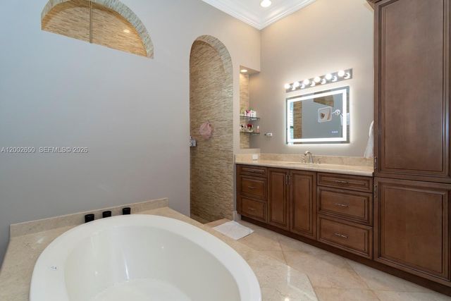 651 Sweet Bay Ave, Plantation, FL 33324