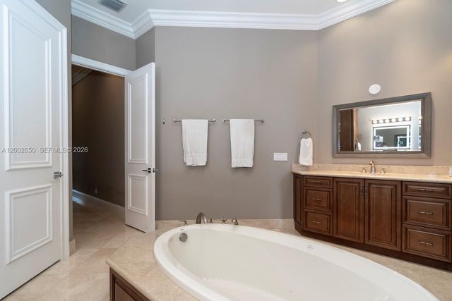 651 Sweet Bay Ave, Plantation, FL 33324