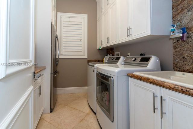 651 Sweet Bay Ave, Plantation, FL 33324