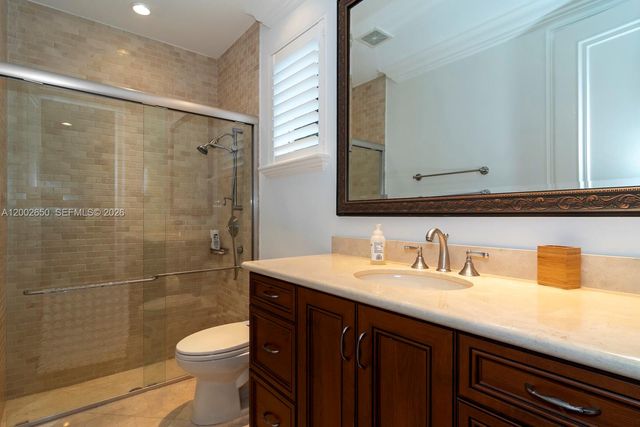 651 Sweet Bay Ave, Plantation, FL 33324