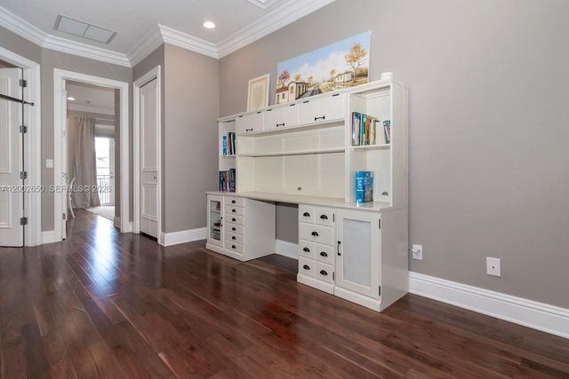 651 Sweet Bay Ave, Plantation, FL 33324